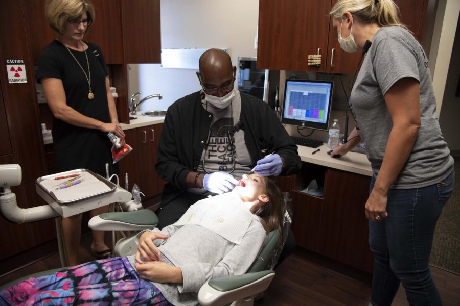 Zanesville dentist calms fears of teeth cleaning with fun