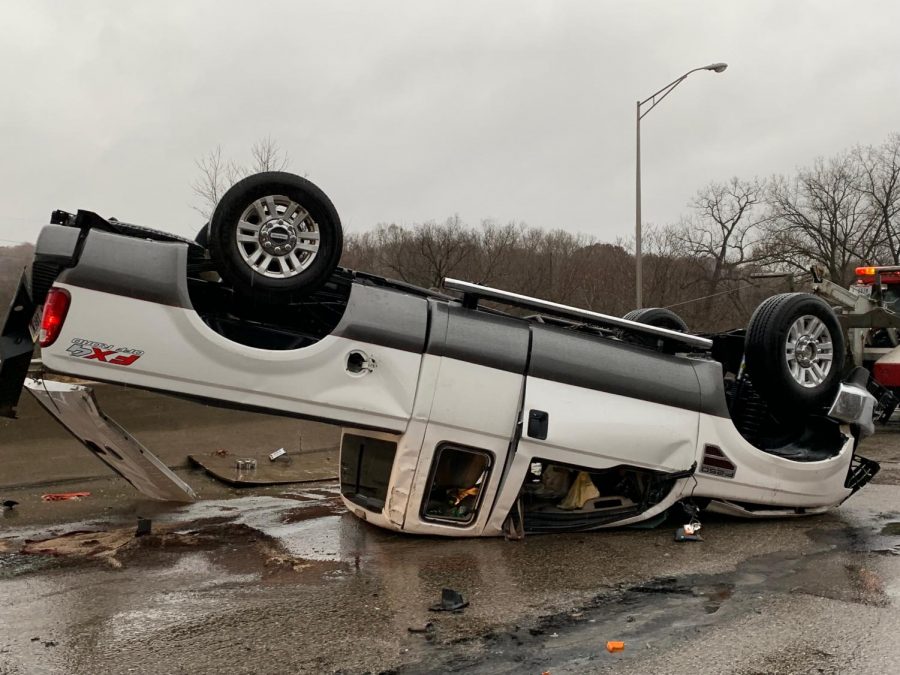 Rollover+crash+closes+one+lane+of+interstate