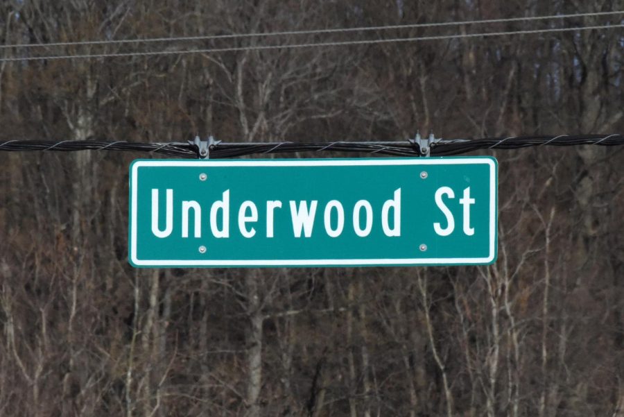 Underwood down to one lane Tuesday