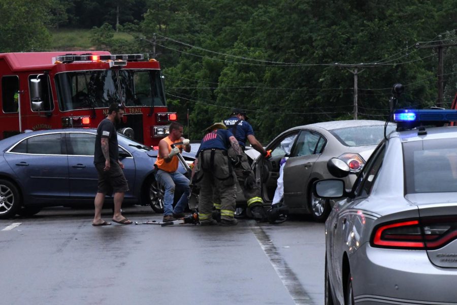 Couple extricated from vehicle following crash on US-40 near Hopewell