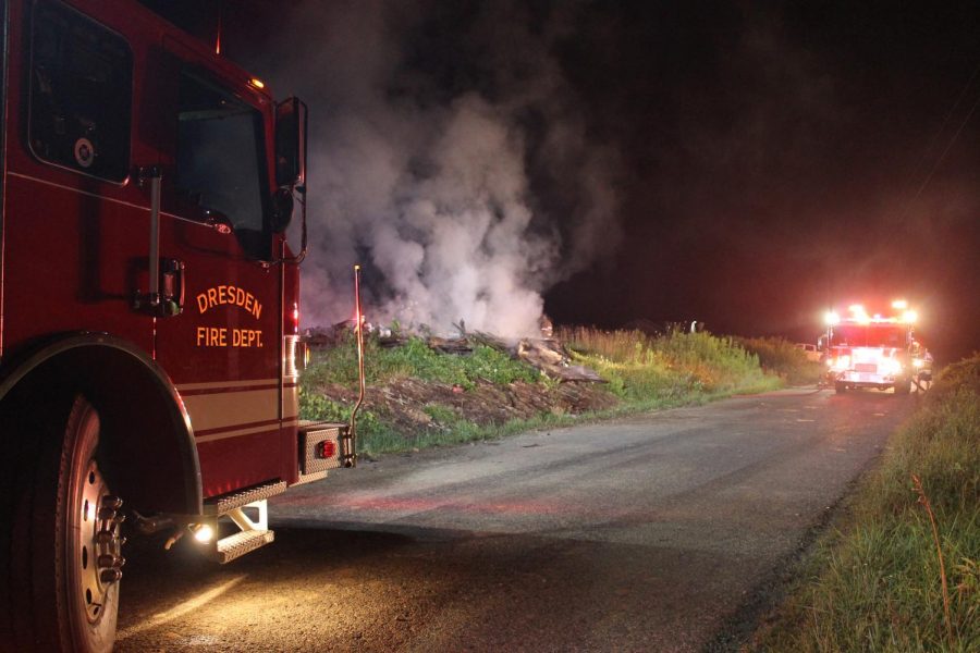 Abandoned+trailer+catches+fire+along+McGlade+School+Road+in+Muskingum+Twp.