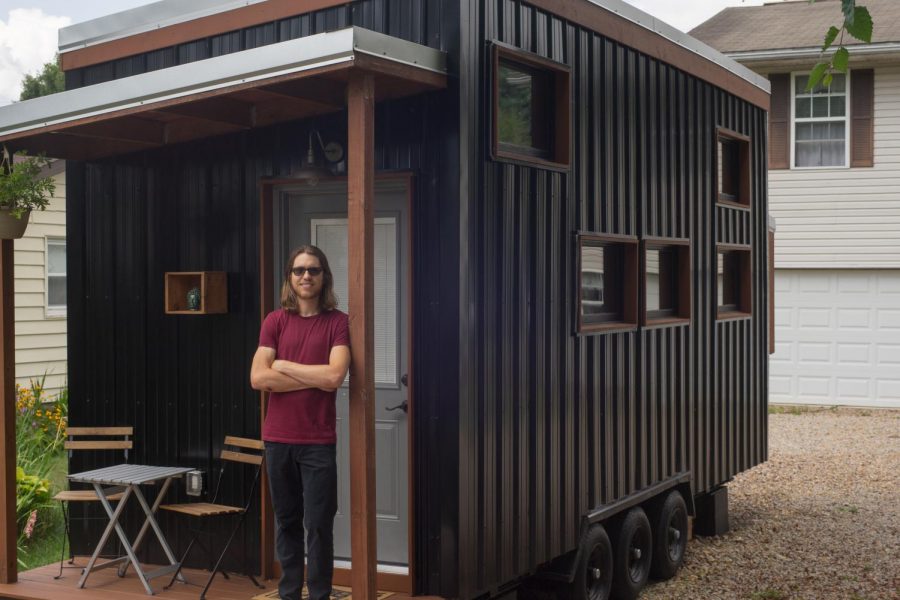 Local man builds 'tiny house' from wheels up – Y-City News