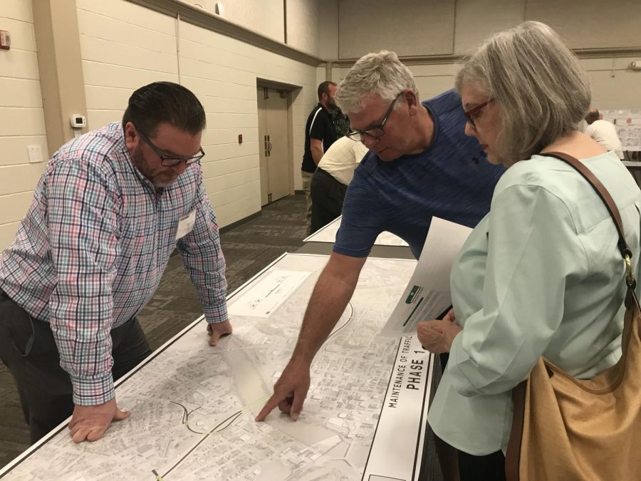 Hundreds+spill+outside+Welcome+Center+to+discuss+major+I-70+project+with+ODOT