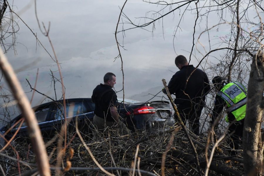 Car drives into river Sunday afternoon