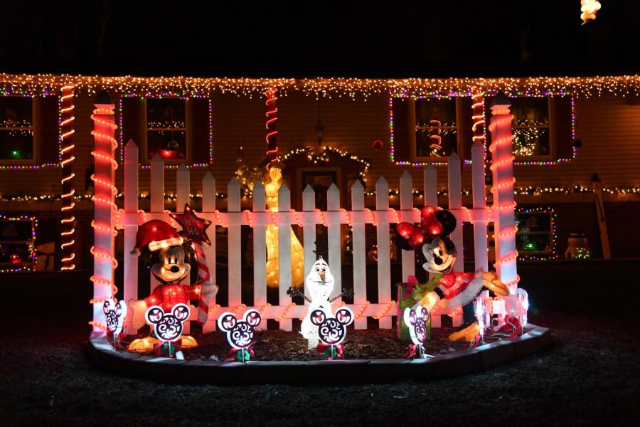 Dobbins family Christmas light show returns this Saturday featuring more lights than ever