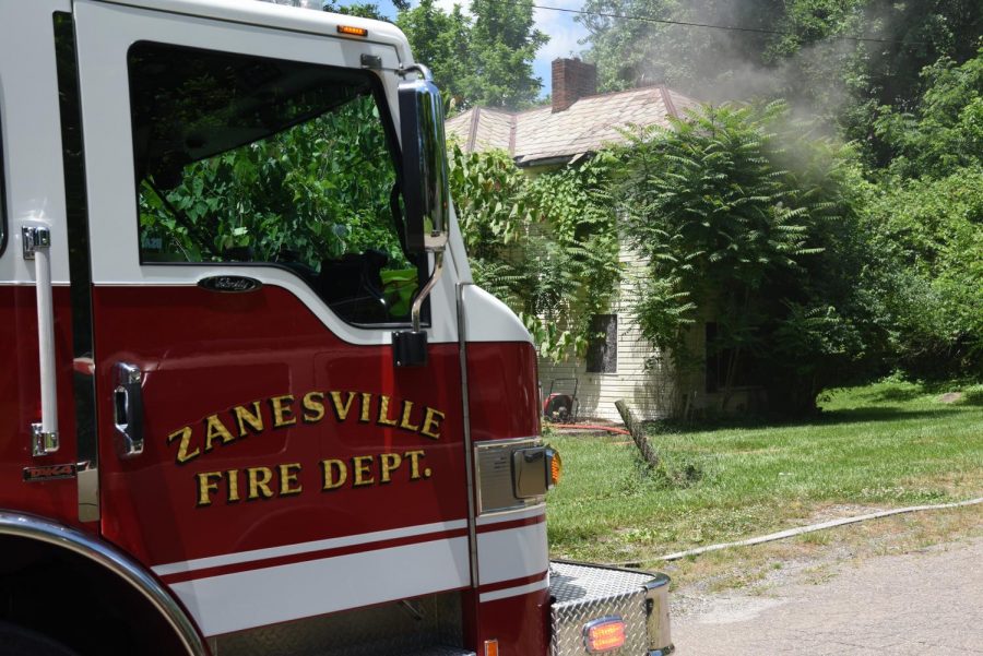 House+catches+fire+Saturday+afternoon+in+Zanesville+along+Mitchell+Avenue