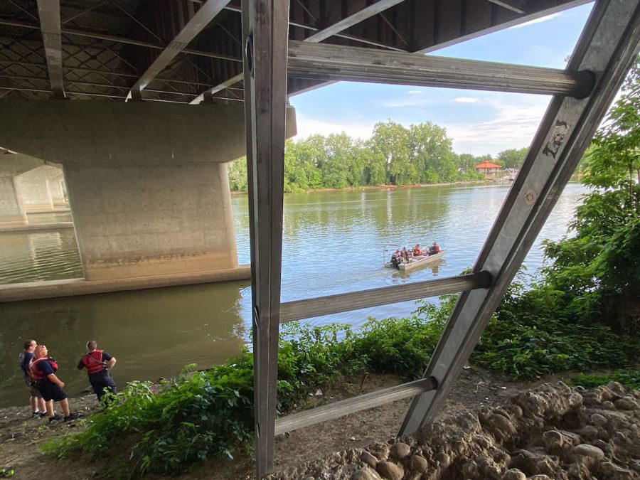 Divers pull man from Muskingum River 45 minutes after going under